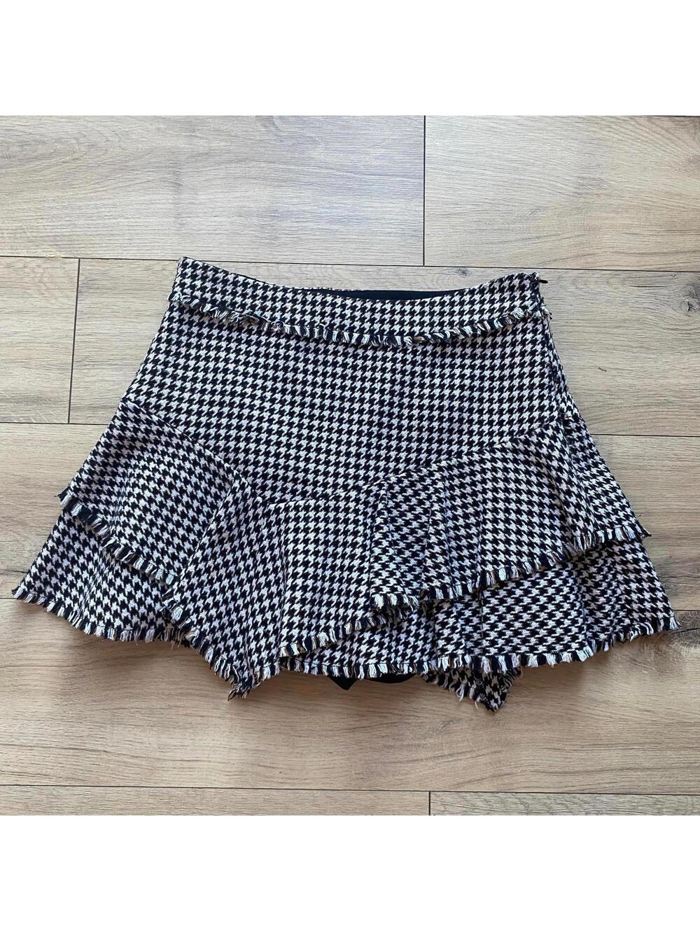 EGOIST brown & black houndstooth skort